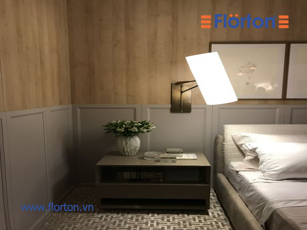 Sàn gỗ công nghiệp Florton làm điểm nhấn cho phòng ngủ ấn tượng