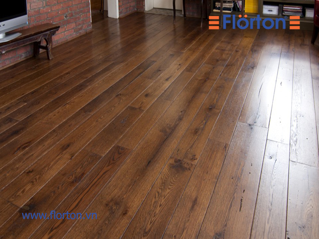 Sàn gỗ công nghiệp Florton có độ bền cao nhờ lõi gỗ HDF siêu sạch có khả năng chịu nước khá tốt.